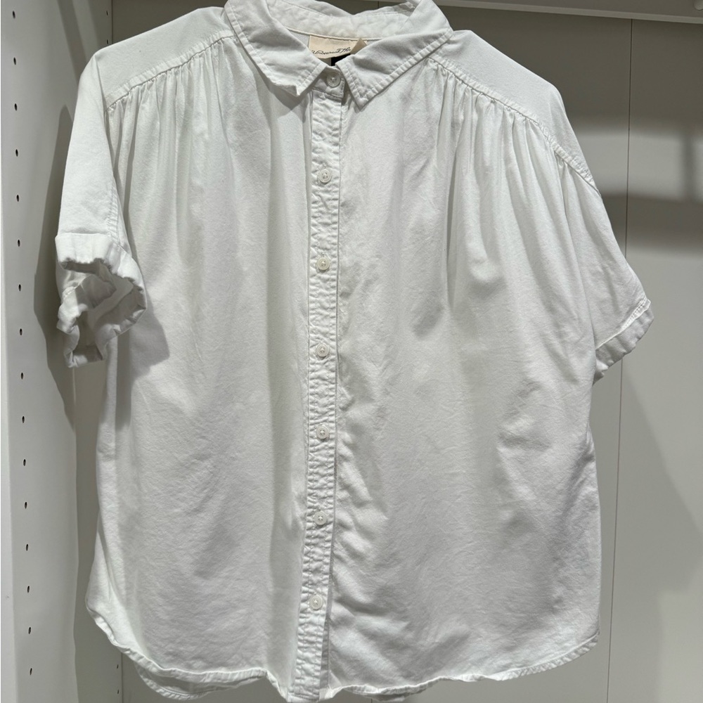 universal thread white top